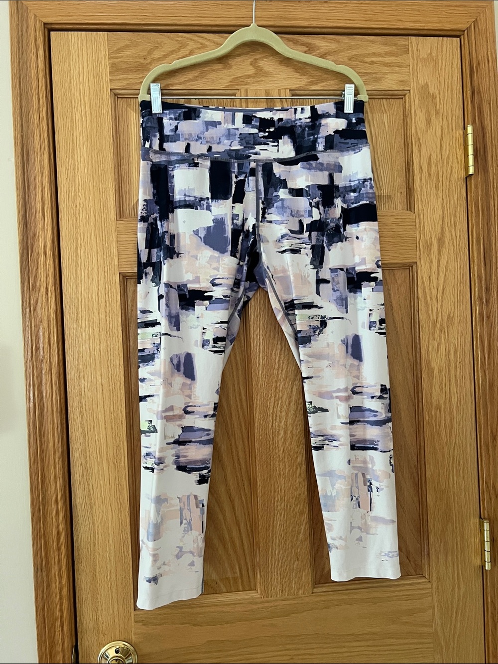 Calvin Klein Performance Abstract Print Leggings in Purple and Cream
